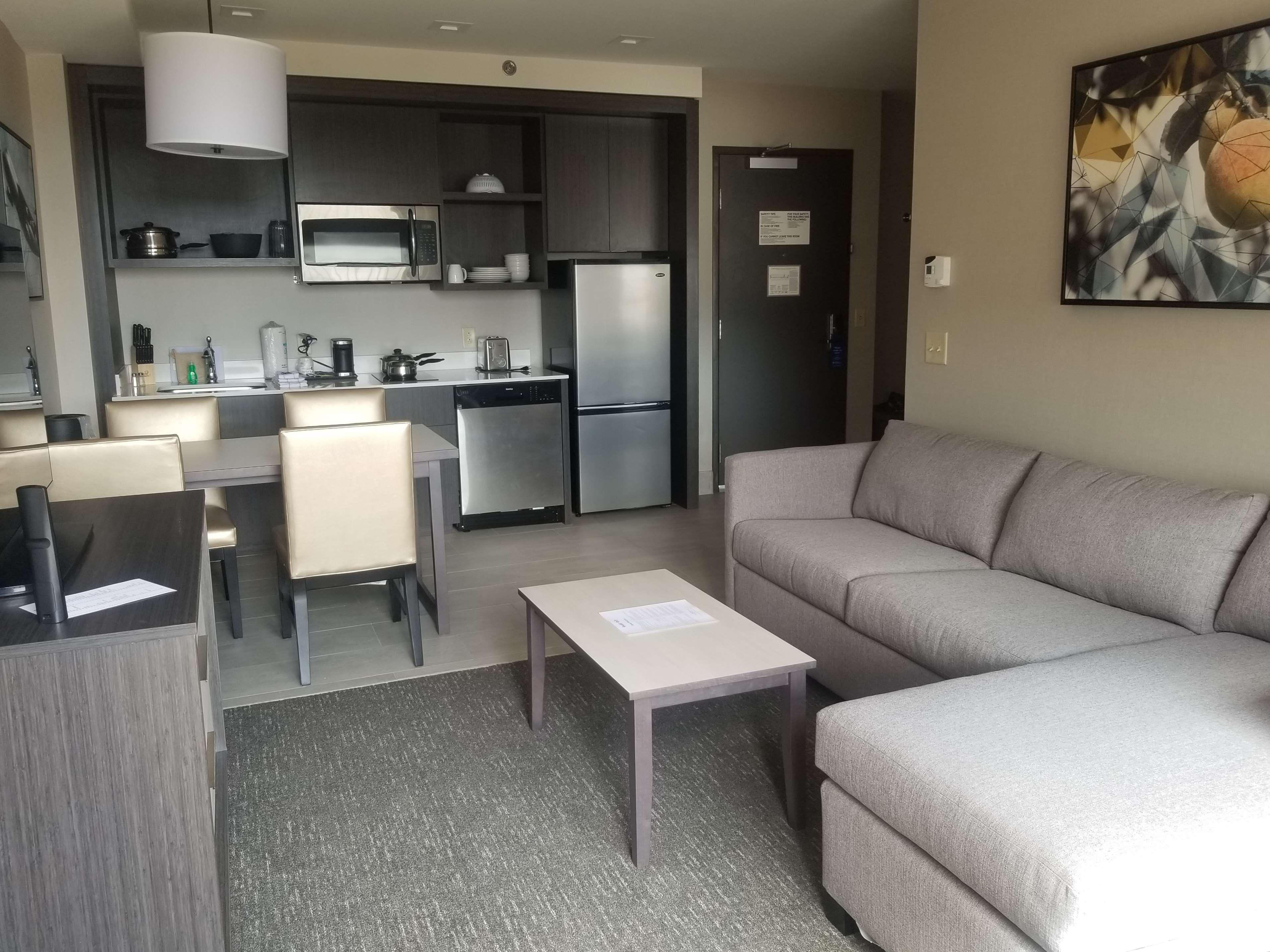 Western Executive Residency Rigby's Water World Hotel