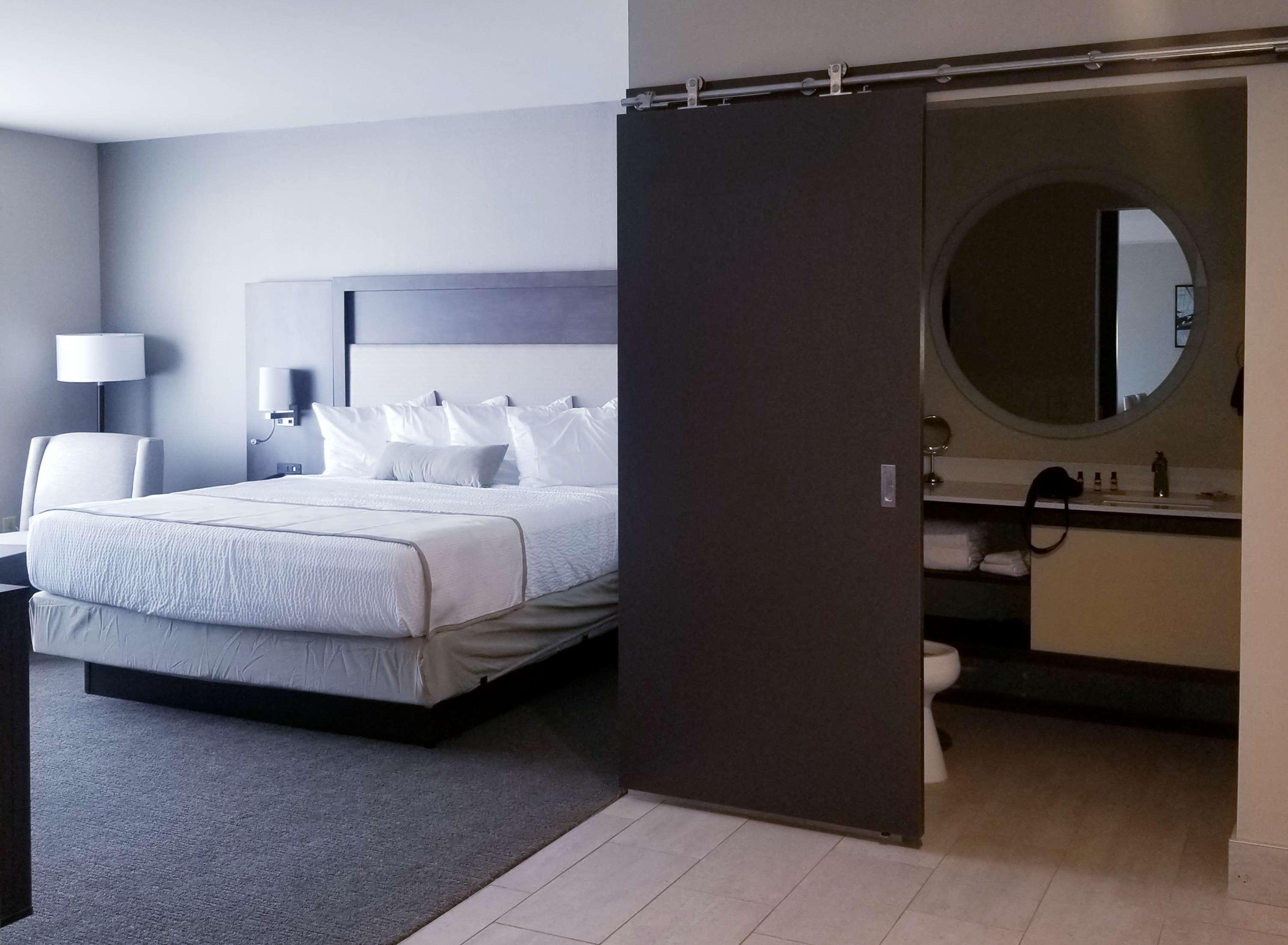 Western Executive Residency Rigby's Water World Hotel