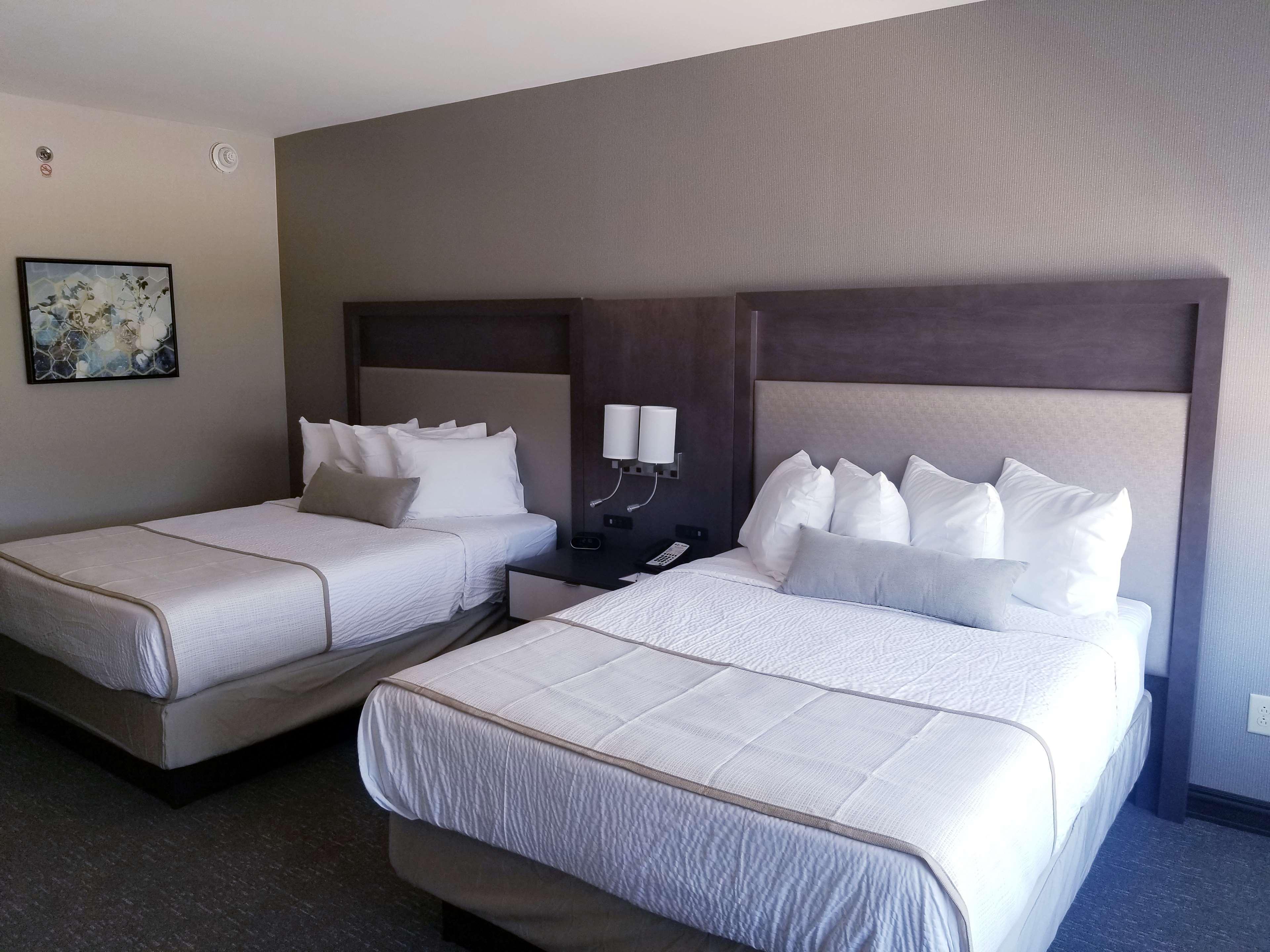 Western Executive Residency Rigby's Water World Hotel