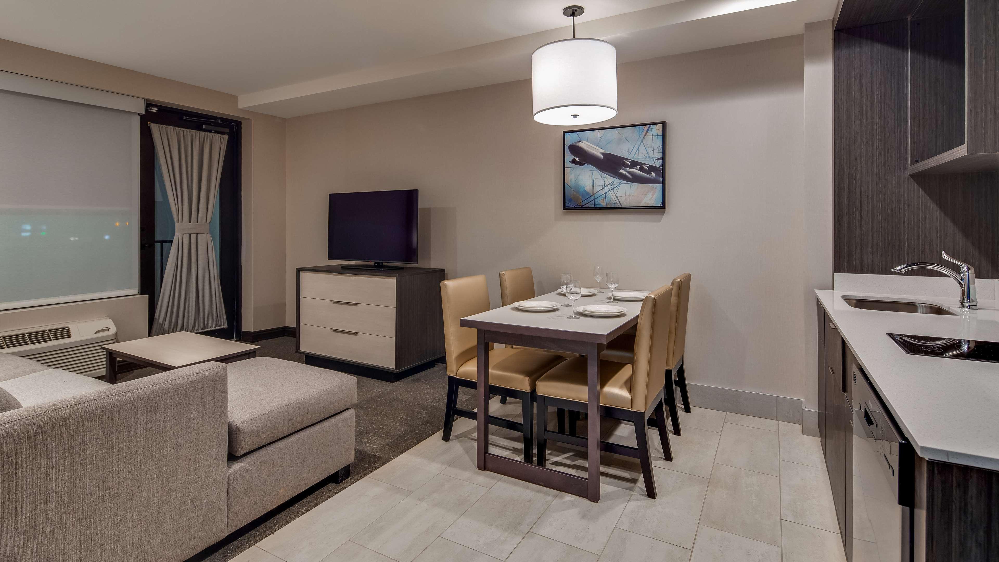Western Executive Residency Rigby's Water World 3* Warner Robins