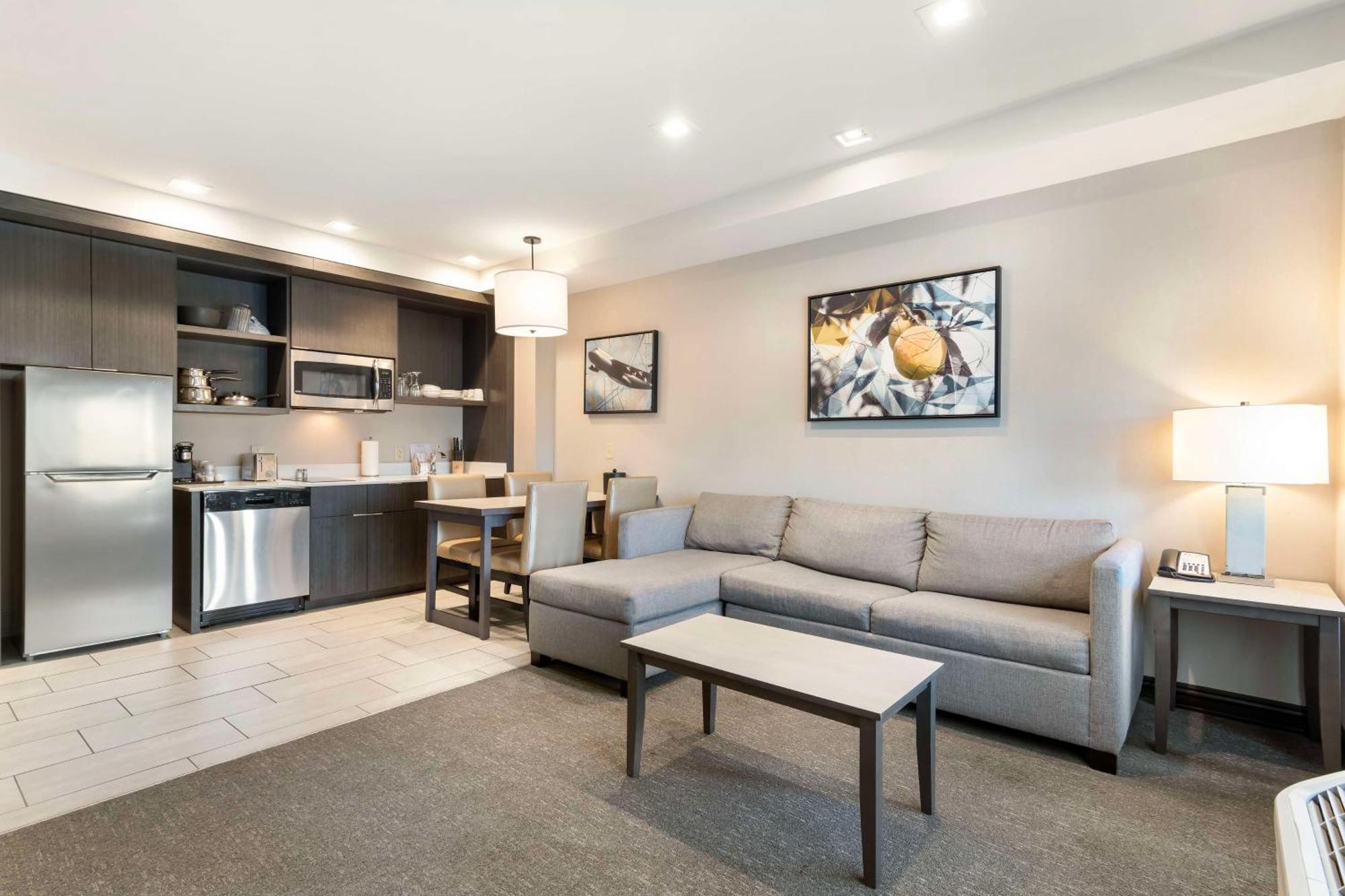 Western Executive Residency Rigby's Water World 3*