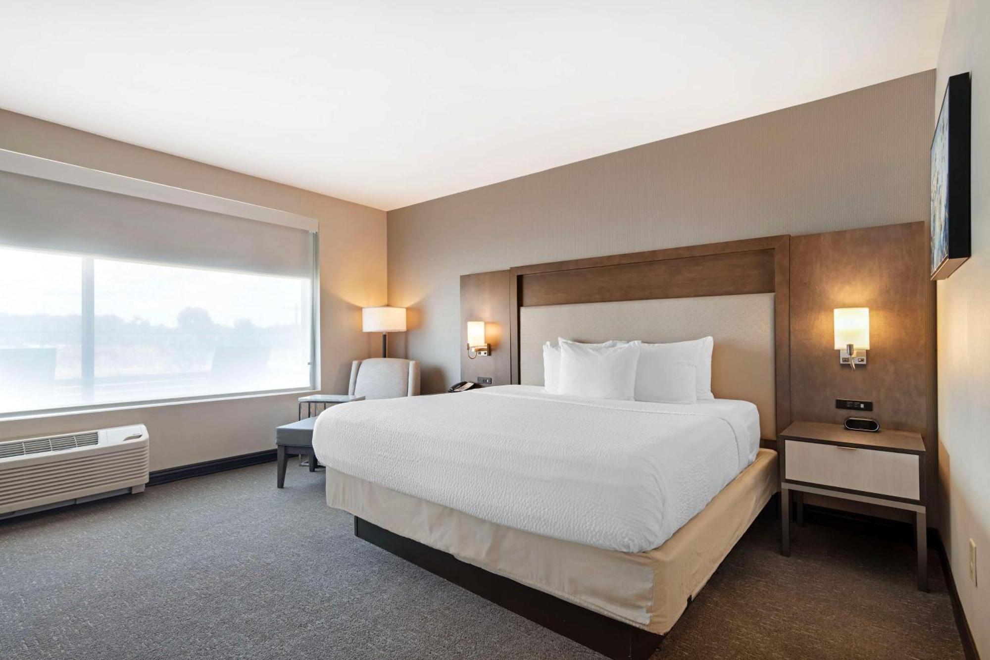 Western Executive Residency Rigby's Water World 3* Warner Robins