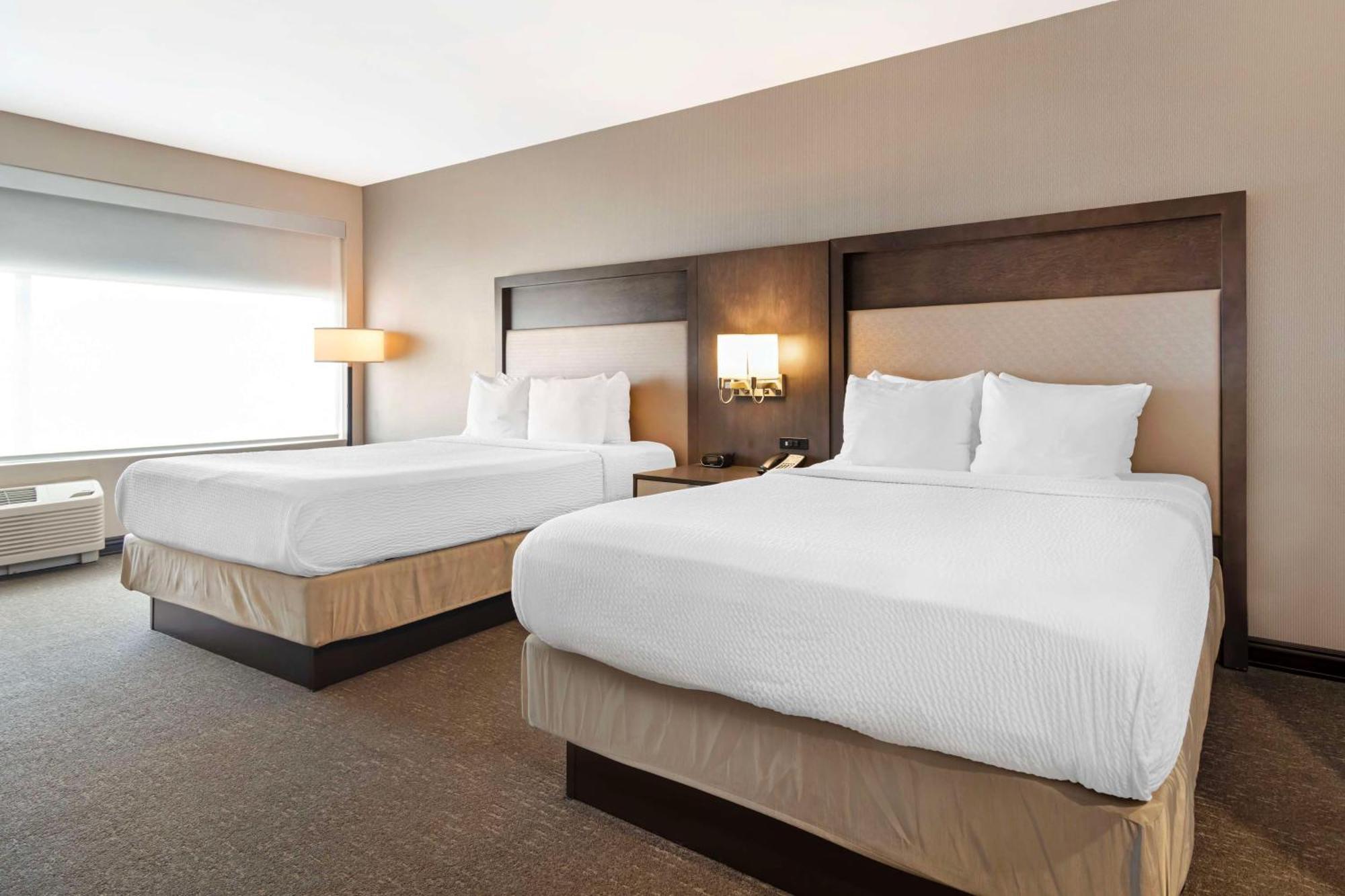 Western Executive Residency Rigby's Water World Hotel 3*