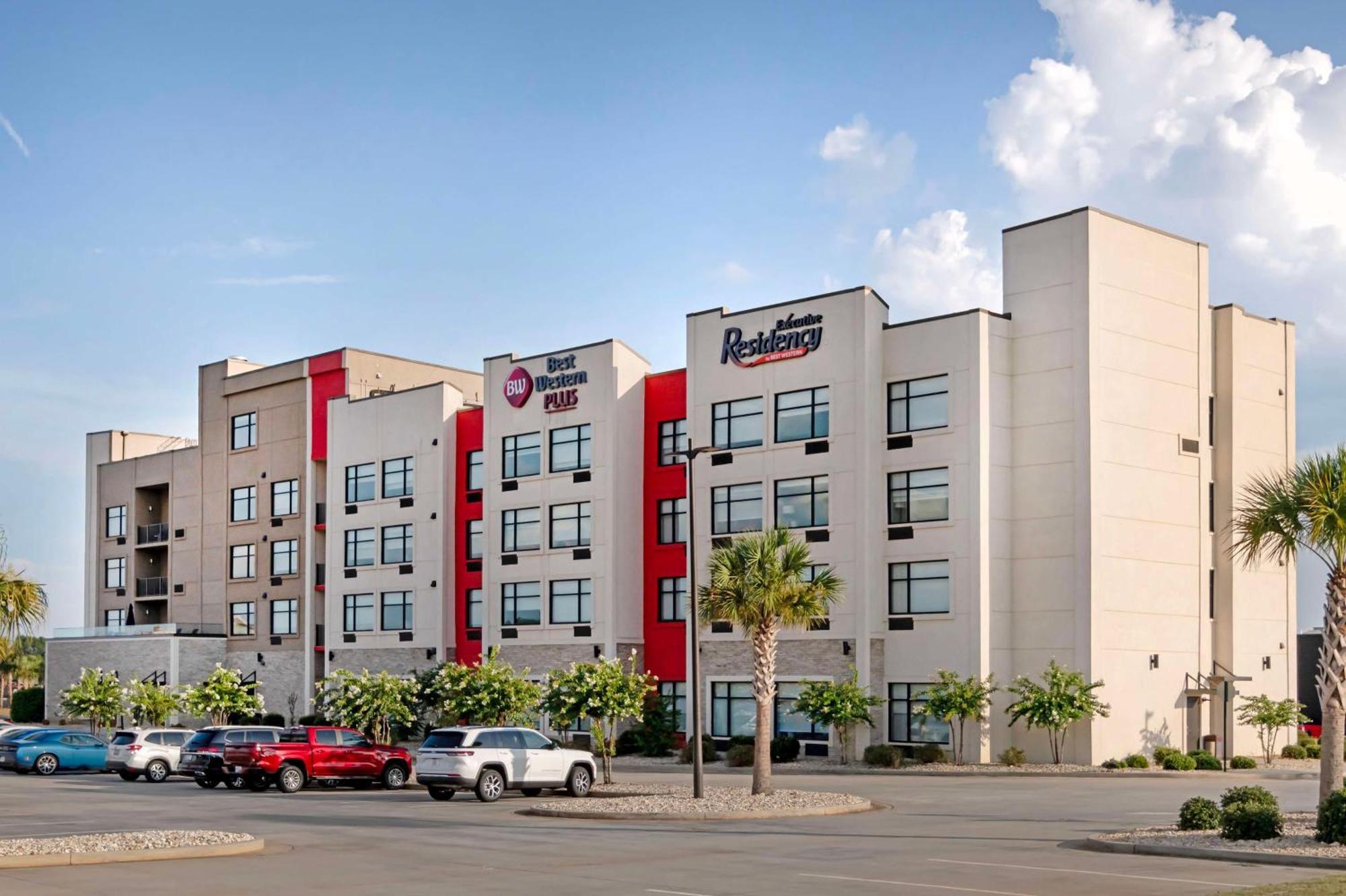 Hotel Western Executive Residency Rigby's Water World 3*