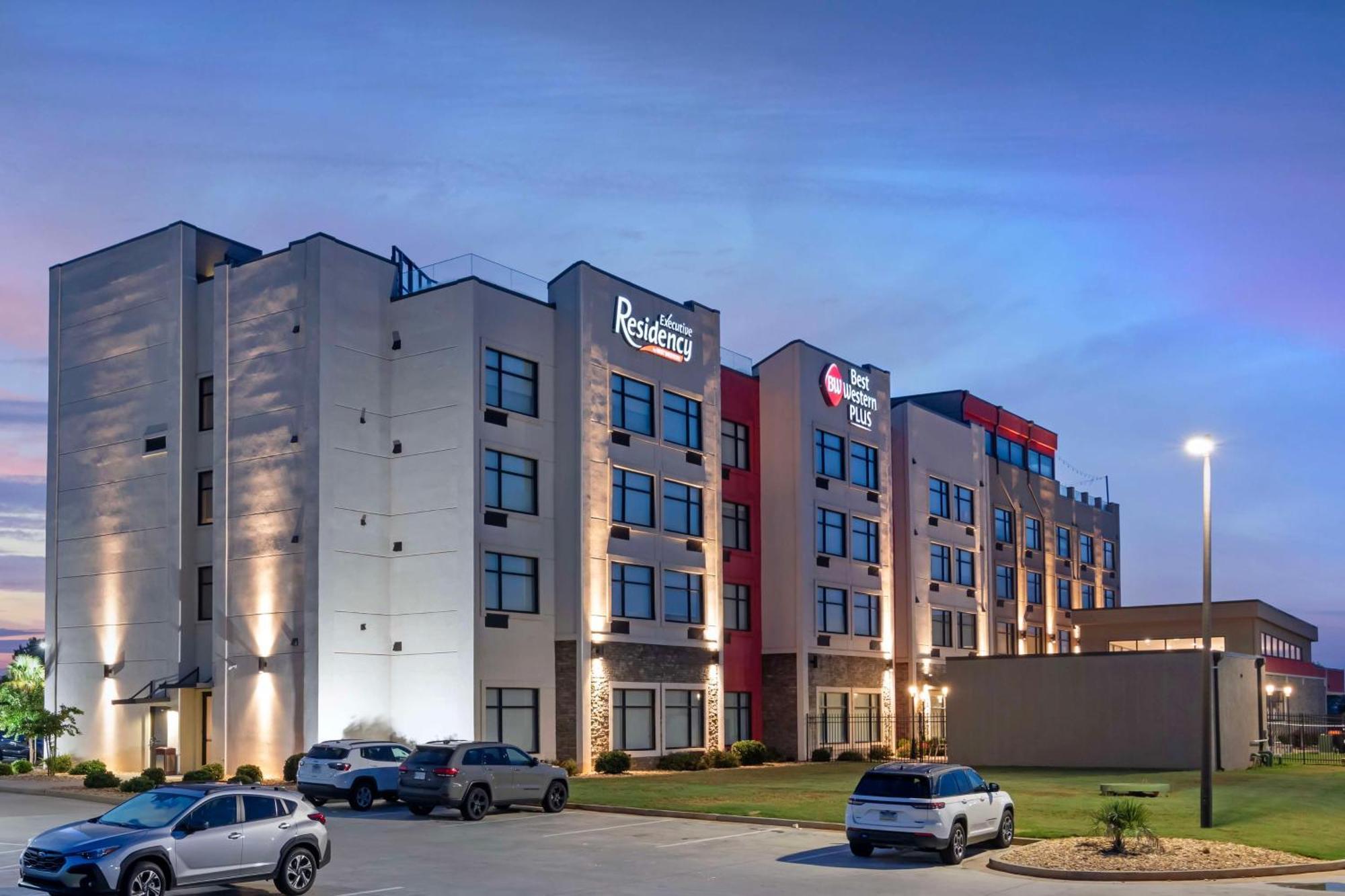 Western Executive Residency Rigby's Water World 3* Warner Robins
